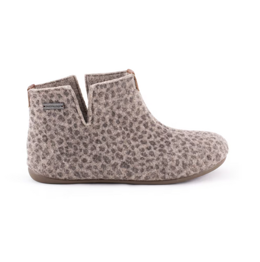 Ester leopard