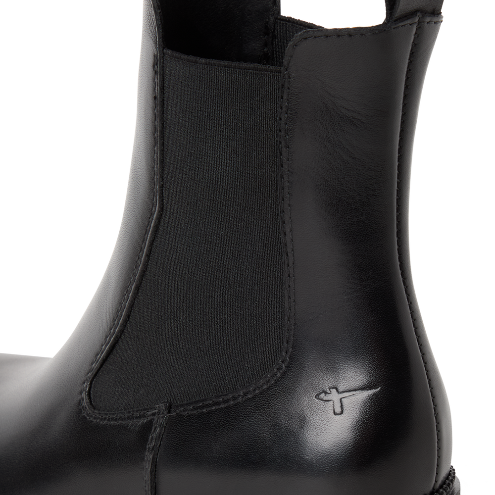 Black Boot