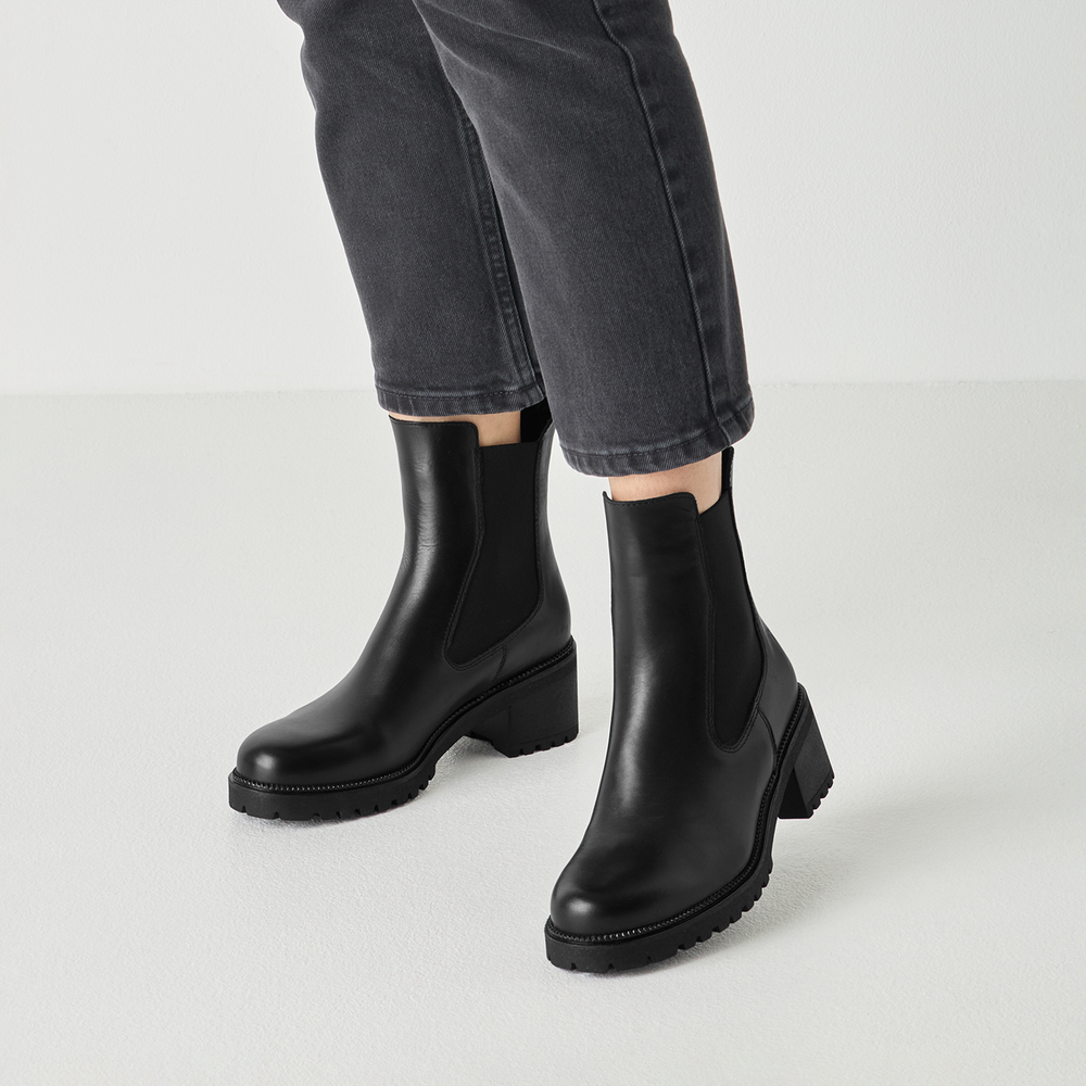 Black Boot