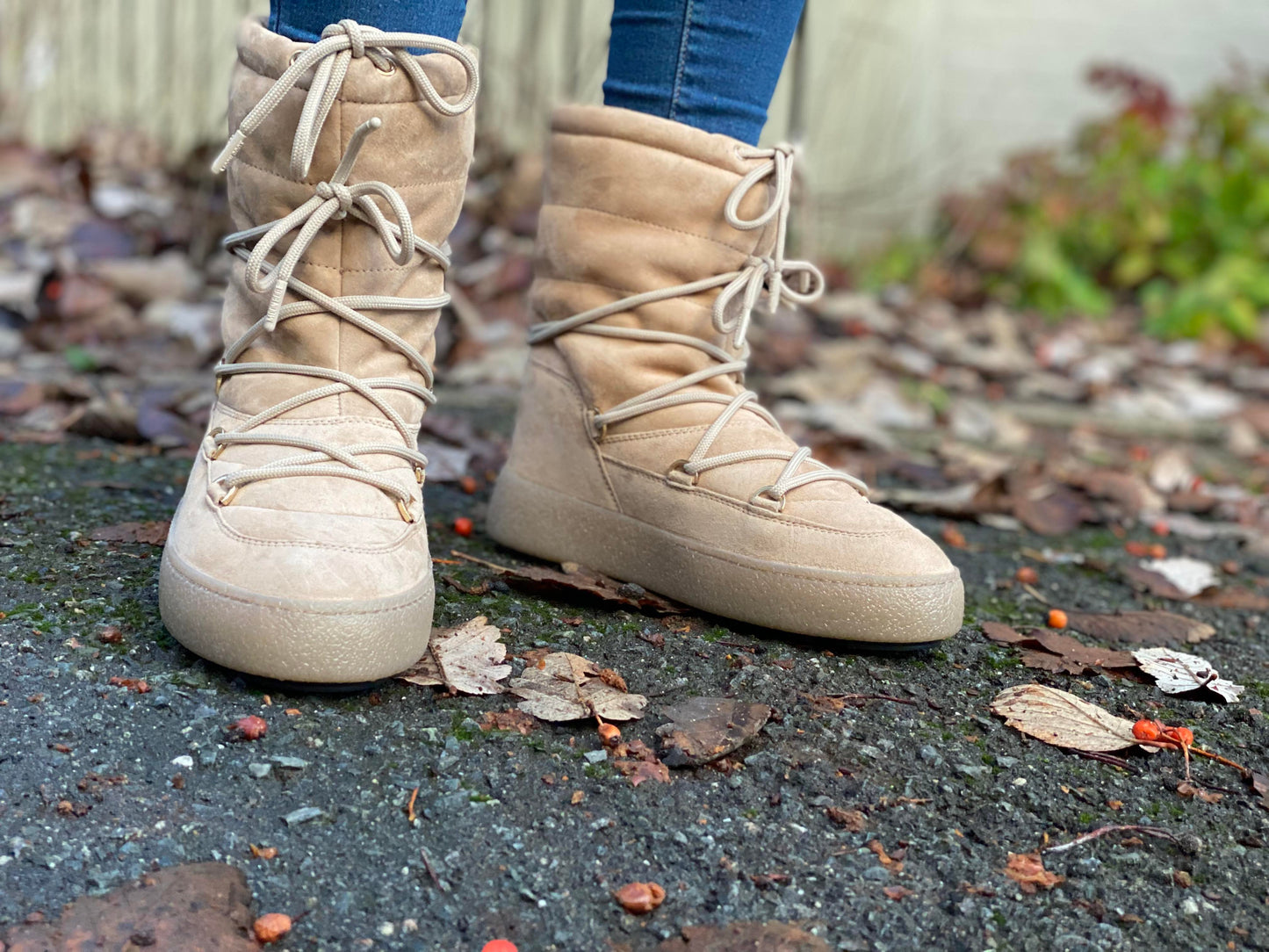 Ltrack Suede